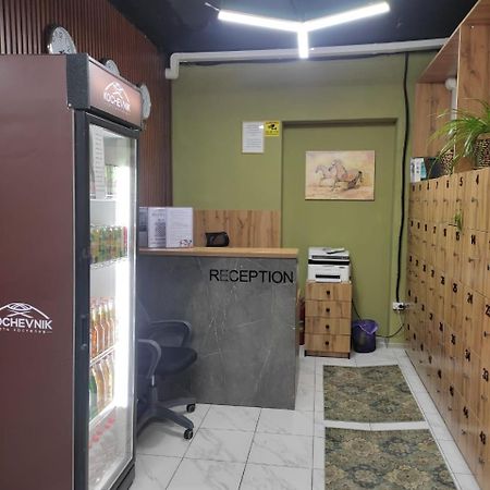 Hostel Kochevnik Capsule Hotel อัลมาตี ภายนอก รูปภาพ