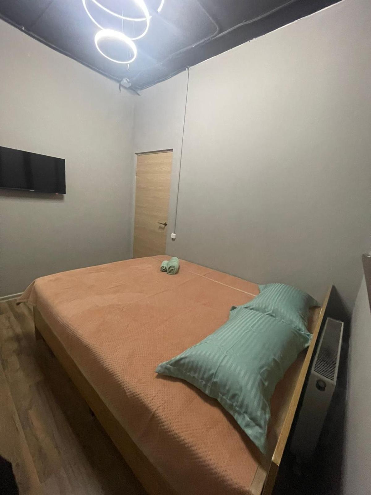Hostel Kochevnik Capsule Hotel อัลมาตี ภายนอก รูปภาพ