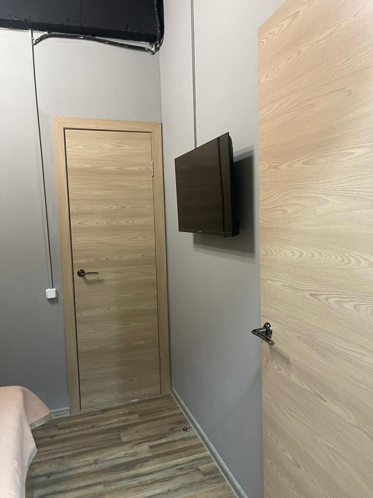 Hostel Kochevnik Capsule Hotel อัลมาตี ภายนอก รูปภาพ
