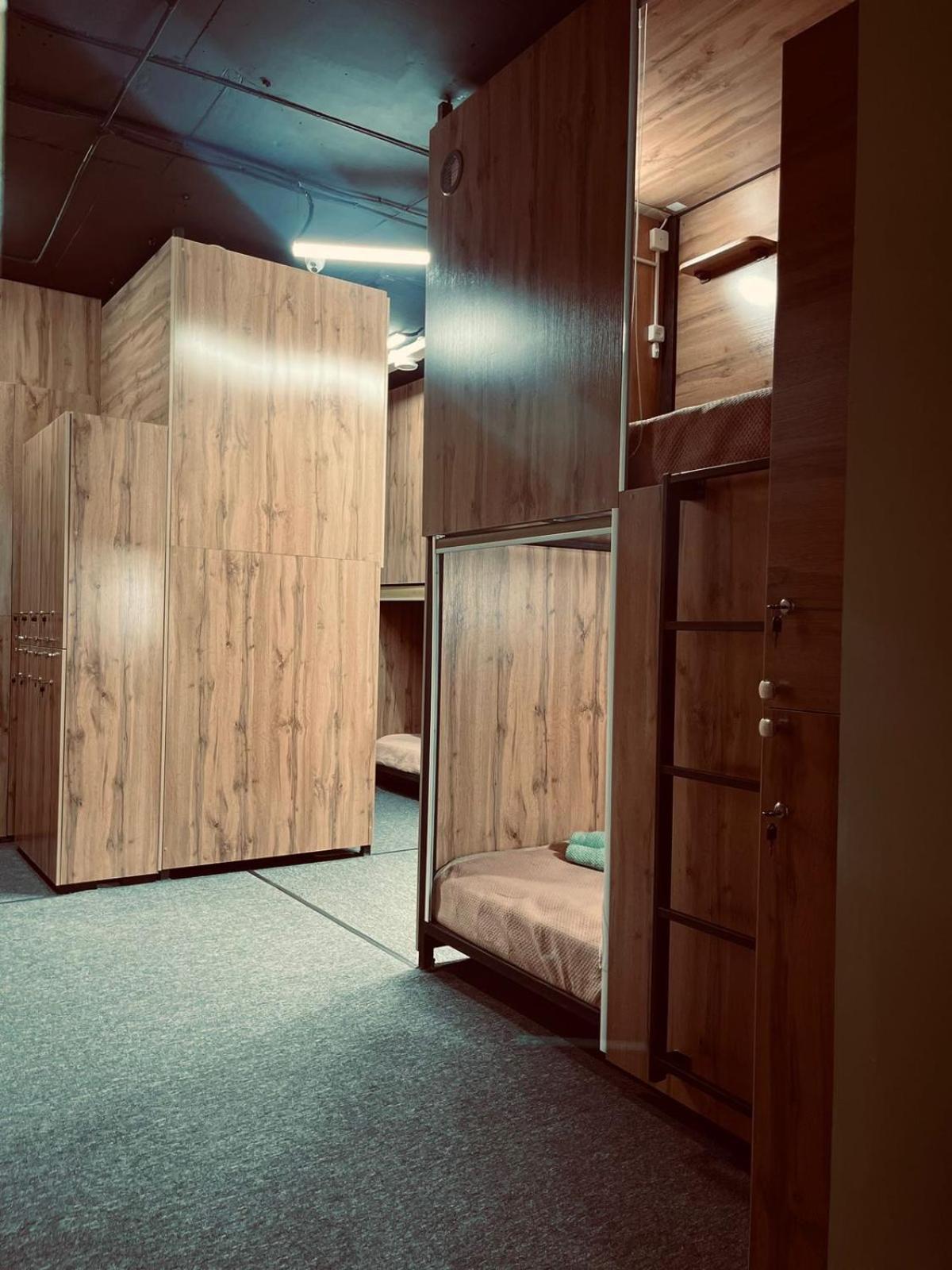 Hostel Kochevnik Capsule Hotel อัลมาตี ภายนอก รูปภาพ