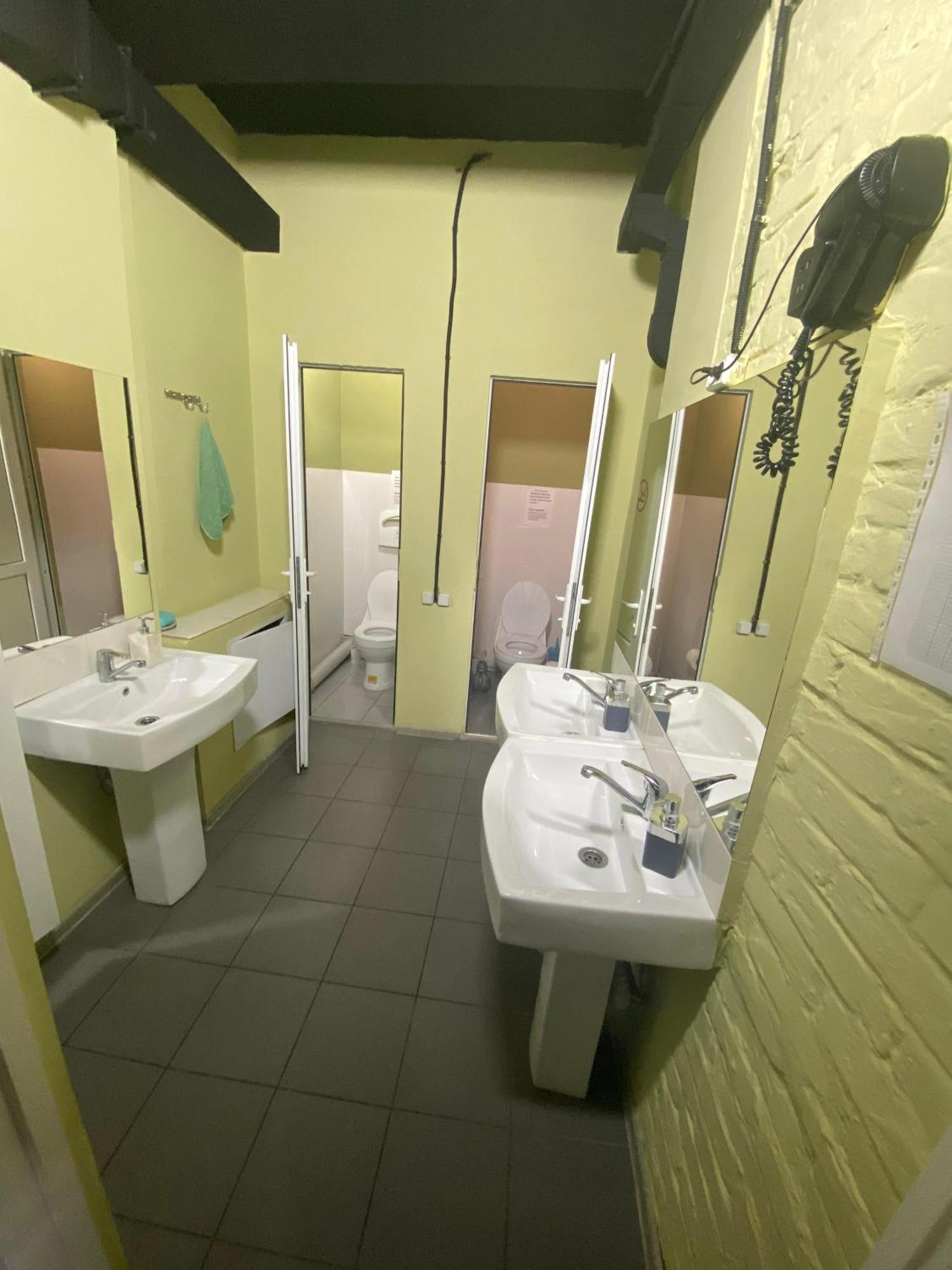 Hostel Kochevnik Capsule Hotel อัลมาตี ภายนอก รูปภาพ